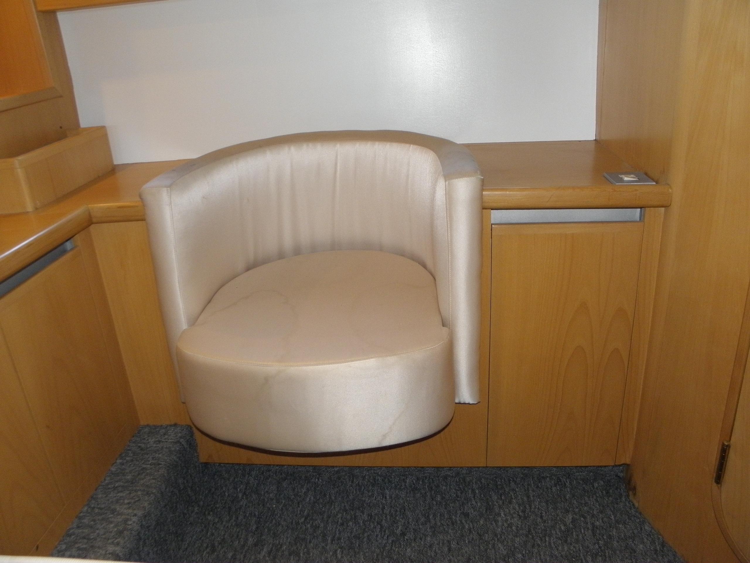 Aft cabin, Accommodation